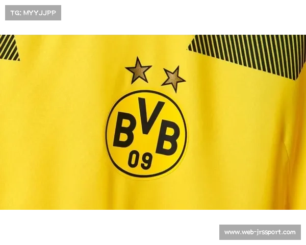 多特蒙德小将赛后交换球衣，社交媒体晒照致谢